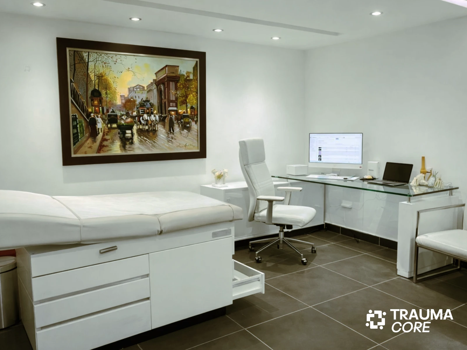 Estación de trabajo médico dentro del consultorio